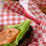 【HLCスタッフのおすすめハワイ】地産地消・素材にとことんこだわったバーガーショップ