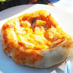 【アウトドア ハワイごはん-Taste of Hawaii-④】フワフワ＆モチモチの生地がうれしい♪　ハワイアンピザ