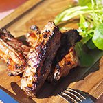 【アウトドア ハワイごはん-Taste of Hawaii-⑤】バーベキューの定番！　ハワイアンスペアリブ